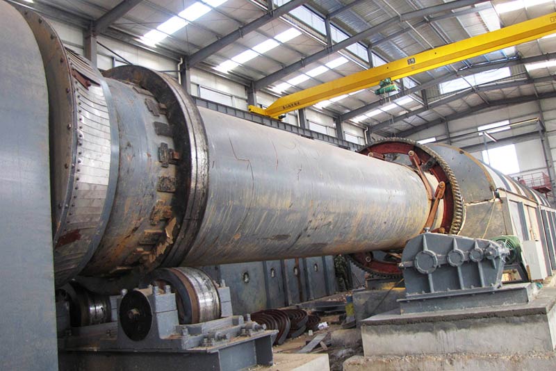 تولید سیمان پخت در کوره دوار.